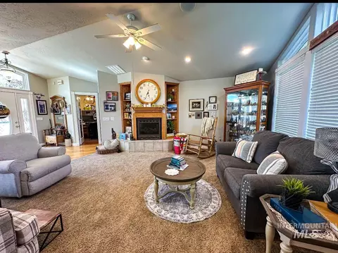 Living - 535 S 100 E, Jerome, ID 83338 photo 1 of 1