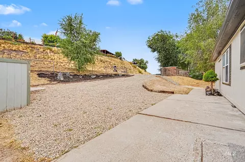 Exterior - 10563 Edgeway Dr, Middleton, ID 83644 photo 2 of 6
