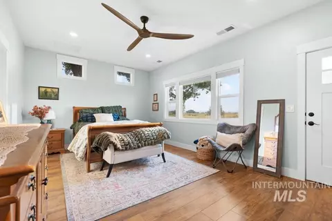 Bedroom - 29976 Hexon Rd, Parma, ID 83660 photo 2 of 4