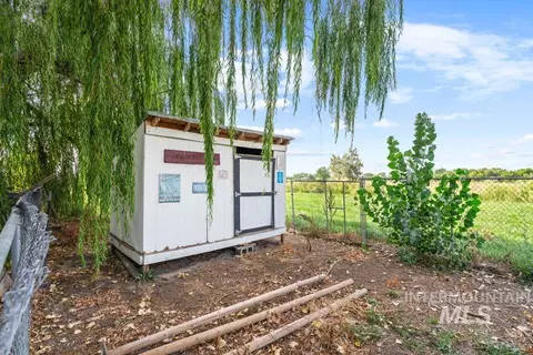 Exterior - 29976 Hexon Rd, Parma, ID 83660 photo 8 of 14