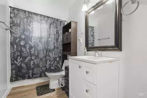 Bath - 649 E 16th St, Burley, ID 83318 photo 1 of 1