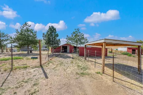 Exterior - 5530 E Tower Ln, Caldwell, ID 83607 photo 6 of 8