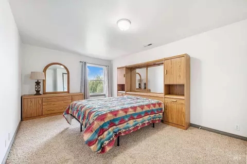 Bedroom - 5530 E Tower Ln, Caldwell, ID 83607 photo 5 of 8