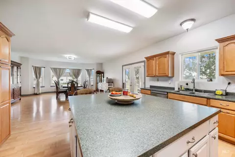 Kitchen - 5530 E Tower Ln, Caldwell, ID 83607 photo 2 of 4