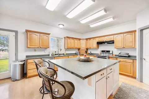 Kitchen - 5530 E Tower Ln, Caldwell, ID 83607 photo 3 of 4