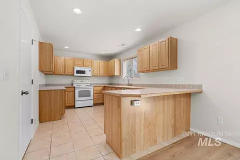 Kitchen - 16346 Silver Crk, Caldwell, ID 83607 photo 1 of 3