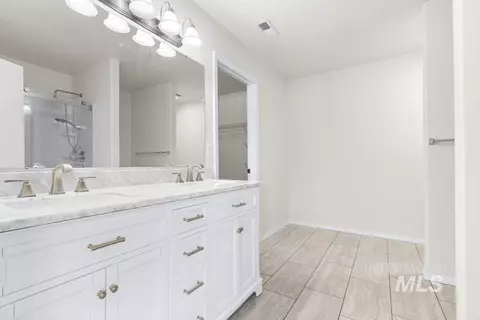 Bath - 16346 Silver Crk, Caldwell, ID 83607 photo 2 of 4
