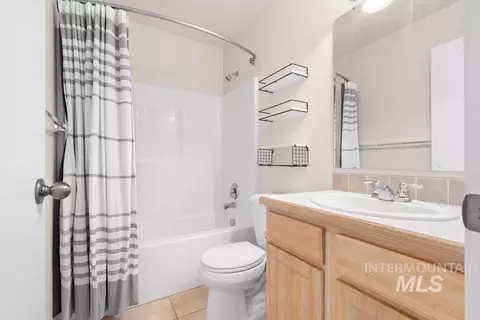 Bath - 16346 Silver Crk, Caldwell, ID 83607 photo 1 of 4