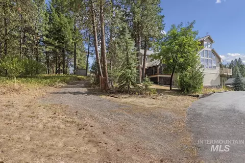 Exterior - 1610 Pine Lake Ranch Dr, Cascade, ID 83611 photo 3 of 12