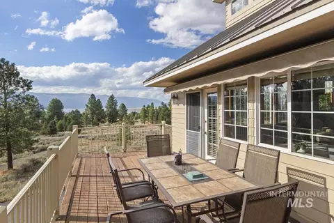 Exterior - 1610 Pine Lake Ranch Dr, Cascade, ID 83611 photo 5 of 12