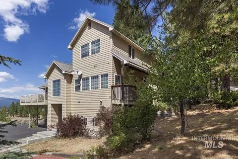 Exterior - 1610 Pine Lake Ranch Dr, Cascade, ID 83611 photo 2 of 12