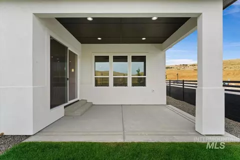 Exterior - 6734 W Sollas Dr, Eagle, ID 83616 photo 6 of 10