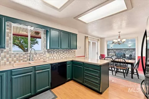 Kitchen - 26201 Hop Rd, Caldwell, ID 83607 photo 2 of 3