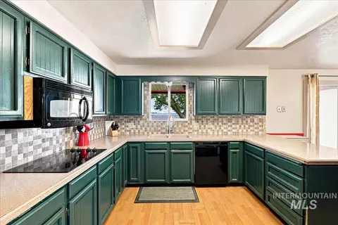 Kitchen - 26201 Hop Rd, Caldwell, ID 83607 photo 1 of 3