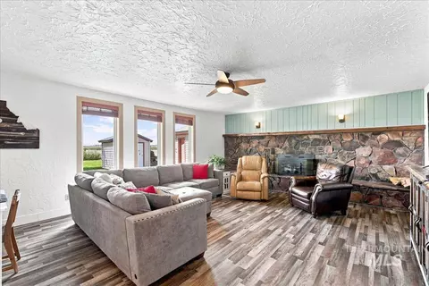Living - 26201 Hop Rd, Caldwell, ID 83607 photo 1 of 2