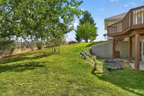 Exterior - 334 E Danskin Dr, Boise, ID 83716 photo 8 of 17