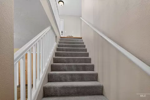 Entry Way - 334 E Danskin Dr, Boise, ID 83716 photo 5 of 5