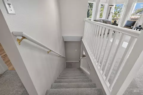Entry Way - 334 E Danskin Dr, Boise, ID 83716 photo 4 of 5