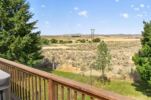 Exterior - 334 E Danskin Dr, Boise, ID 83716 photo 9 of 17