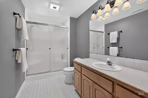 Bath - 334 E Danskin Dr, Boise, ID 83716 photo 3 of 3