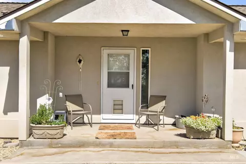 Exterior - 334 E Danskin Dr, Boise, ID 83716 photo 17 of 17