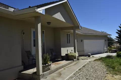 Exterior - 334 E Danskin Dr, Boise, ID 83716 photo 3 of 17