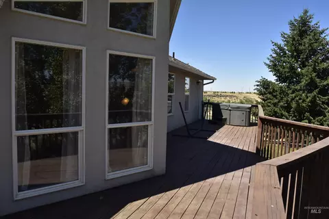 Exterior - 334 E Danskin Dr, Boise, ID 83716 photo 4 of 17
