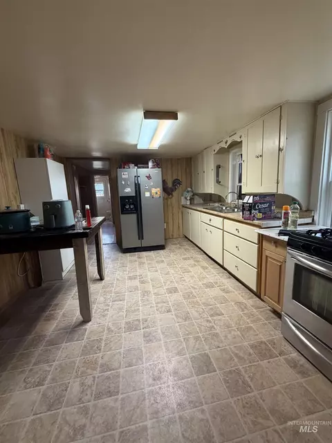 Kitchen - 457 E Galloway Ave, Weiser, ID 83672 photo 1 of 3