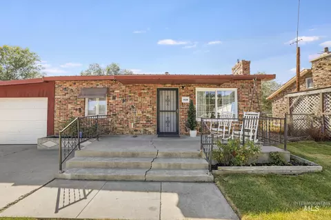 Exterior - 929 Nevada St, Gooding, ID 83330 photo 6 of 13