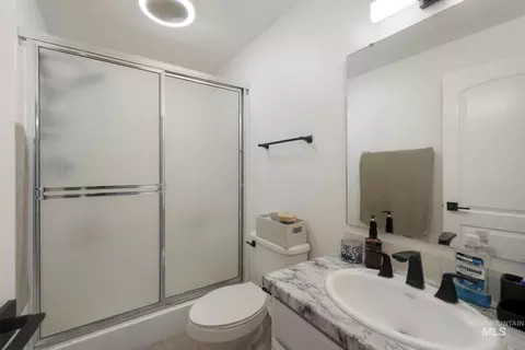 Bath - 3962 N 2405 E, Twin Falls, ID 83301 photo 4 of 4