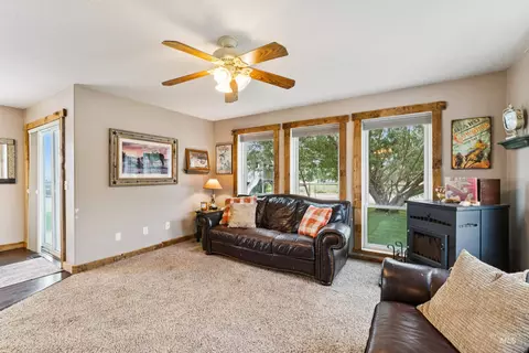 Living - 19012 Upper Pleasant Ridge Rd, Caldwell, ID 83607 photo 2 of 4