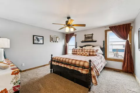 Bedroom - 19012 Upper Pleasant Ridge Rd, Caldwell, ID 83607 photo 1 of 4