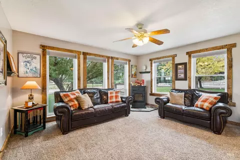Living - 19012 Upper Pleasant Ridge Rd, Caldwell, ID 83607 photo 1 of 4