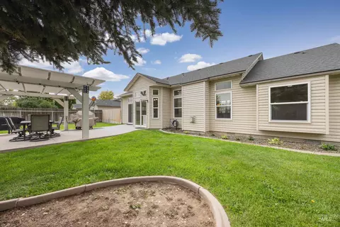 Exterior - 440 E Northridge Dr, Kuna, ID 83634 photo 3 of 5