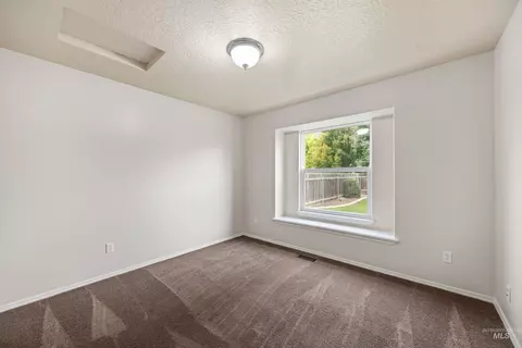 Bedroom - 440 E Northridge Dr, Kuna, ID 83634 photo 3 of 4