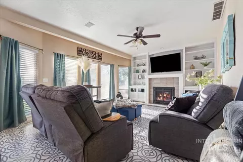 Living - 83 E Little Hawk Ln, Kuna, ID 83634 photo 1 of 3