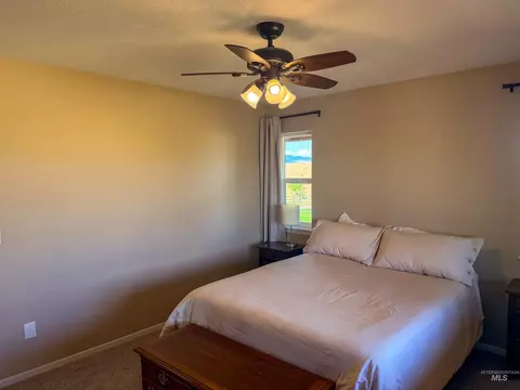 Bedroom - 2115 Kilborn Ln, Mesa, ID 83643 photo 2 of 3