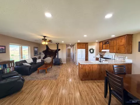 Living - 2115 Kilborn Ln, Mesa, ID 83643 photo 1 of 2