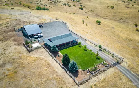 Exterior - 2115 Kilborn Ln, Mesa, ID 83643 photo 2 of 7