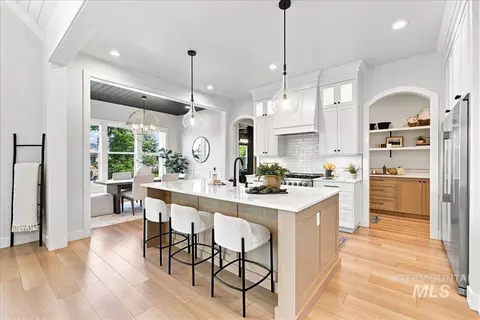 Kitchen - 976 N Morehouse Ave, Eagle, ID 83616 photo 1 of 6