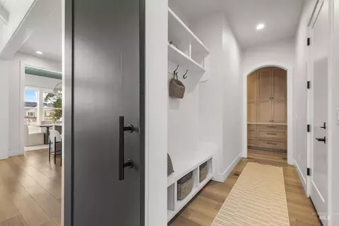 Entry Way - 976 N Morehouse Ave, Eagle, ID 83616 photo 3 of 5