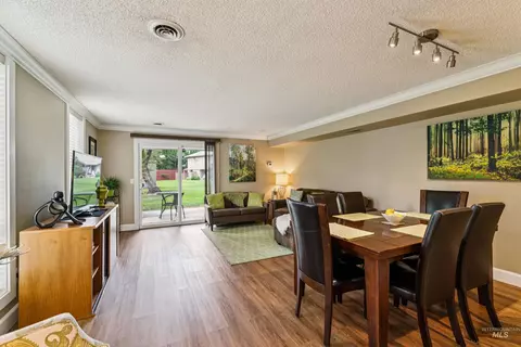 Dining - 272 N Eagle Glen Ln, Eagle, ID 83616 photo 1 of 2