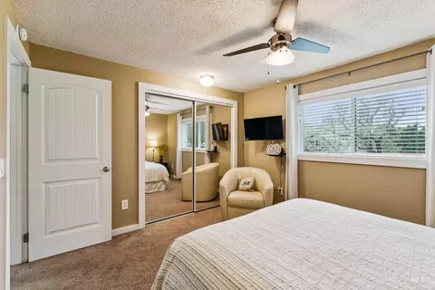 Bedroom - 272 N Eagle Glen Ln, Eagle, ID 83616 photo 2 of 6