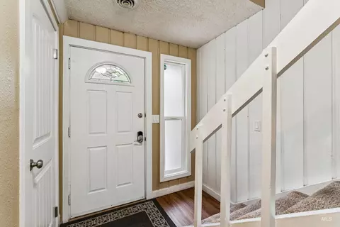 Entry Way - 272 N Eagle Glen Ln, Eagle, ID 83616 photo 5 of 7
