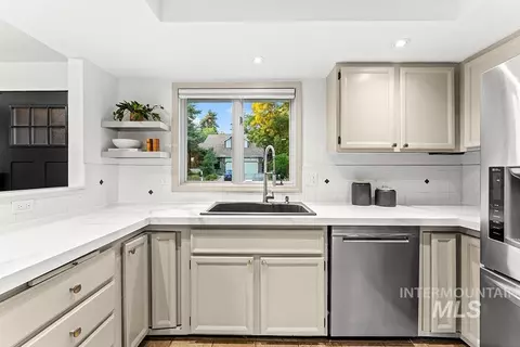 Kitchen - 2501 E Parkside Dr, Boise, ID 83712 photo 3 of 3