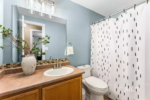 Bath - 2501 E Parkside Dr, Boise, ID 83712 photo 2 of 3