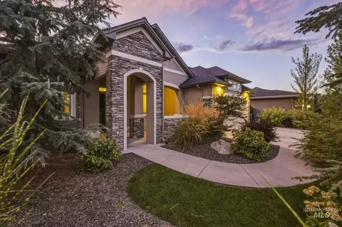 Exterior - 1345 N Triathlon Ave, Eagle, ID 83616 photo 4 of 11