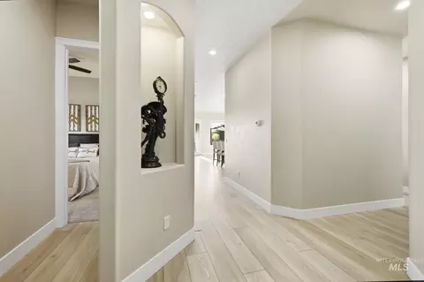 Entry Way - 1345 N Triathlon Ave, Eagle, ID 83616 photo 2 of 3