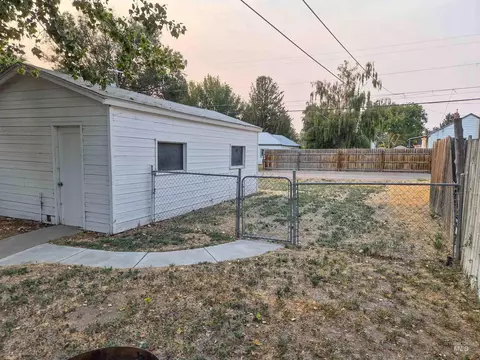 Exterior - 618 E Avenue D, Jerome, ID 83338 photo 4 of 7