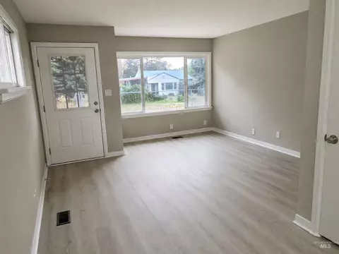 Living - 618 E Avenue D, Jerome, ID 83338 photo 3 of 3